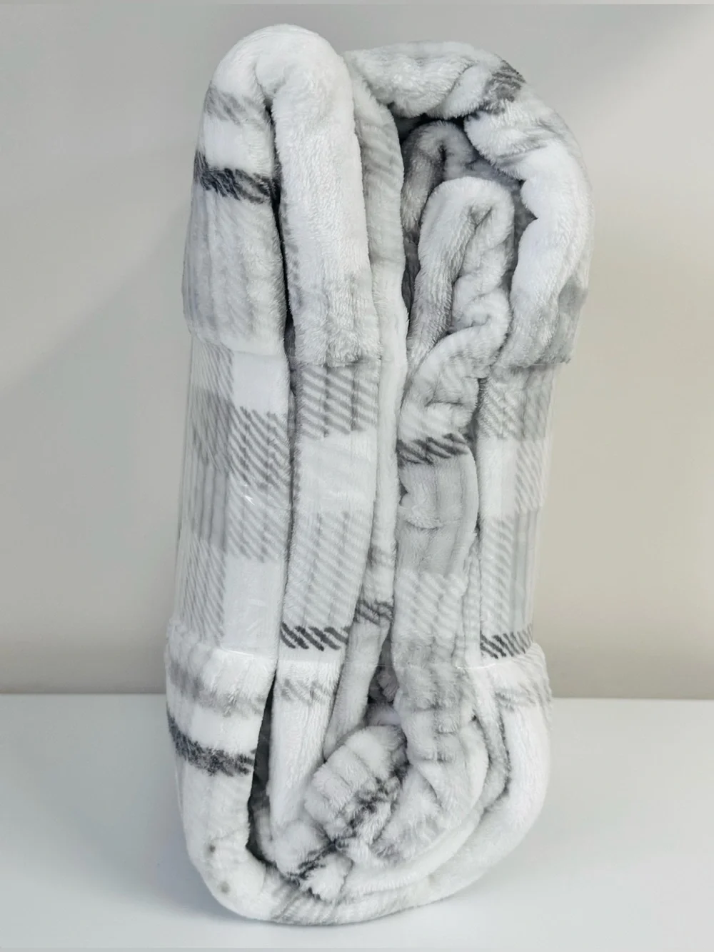 Comfort Bay Plush Plaid King Blanket Super Soft White Gray 104 x 90
